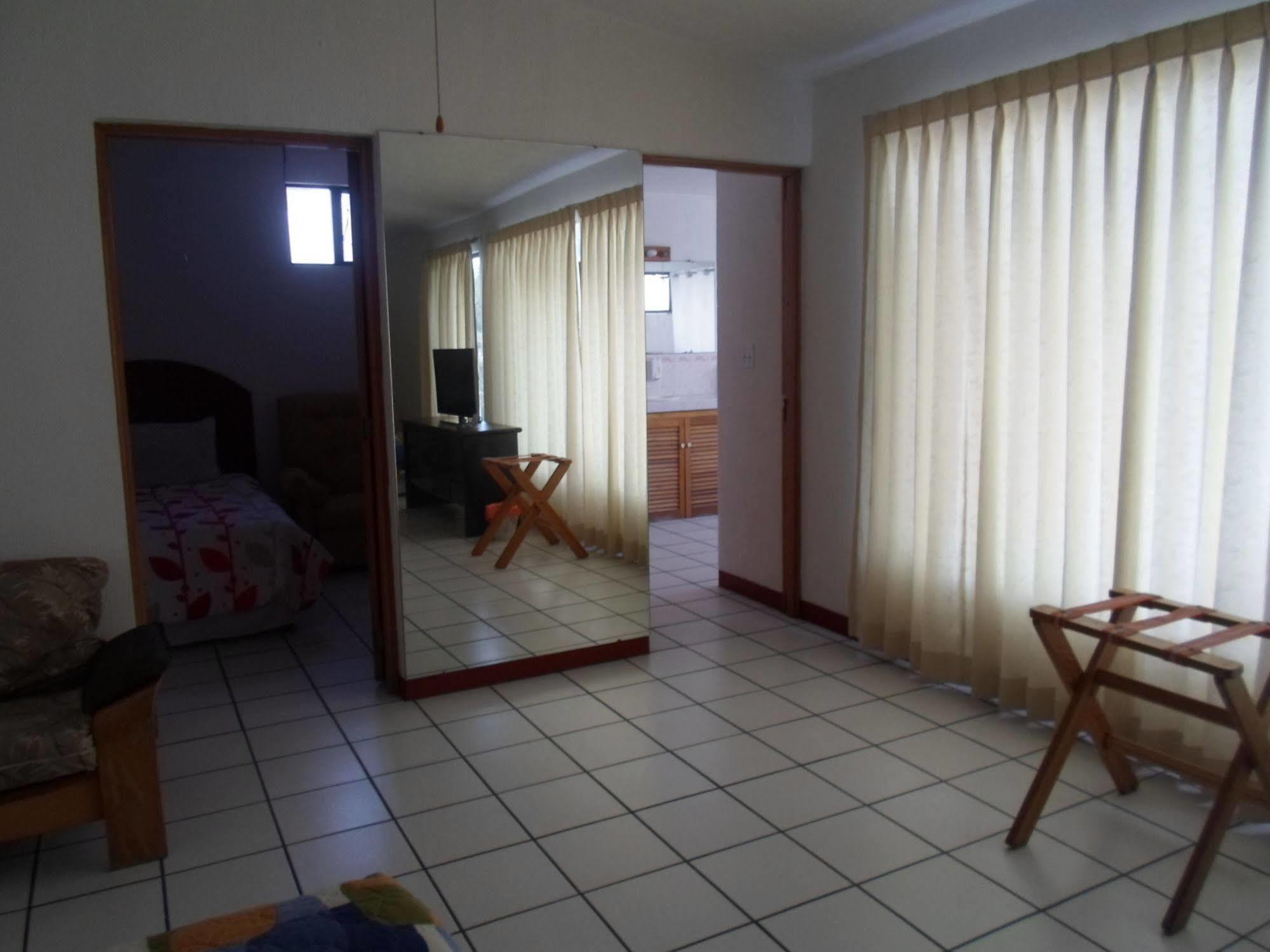 Novohostal B&B Guatemala City Ngoại thất bức ảnh